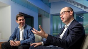 Carlos Vila - presidente BBVA - Onur Genç Consejero Delegado