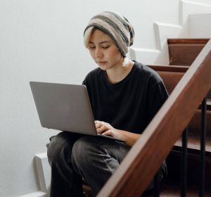 ordenador-recurso-teletrabajo-rrhh-factor-humano-fh-recursos-humanos