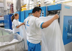 ONCE empleados ILUNION tintoreria