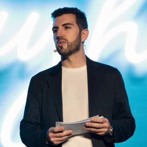 Aitor Tena - Volkswagen Financial Services