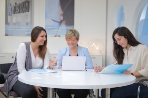 atenzia senior empleados