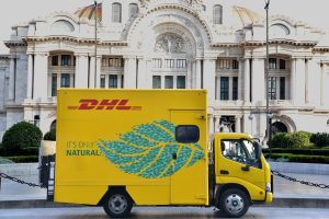 dhl-camioneta-logística-camión-reparto-rrhh-recursos-humanos-factor-humano-fh